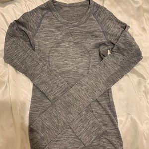 LULULEMON NEVER WORN TOP